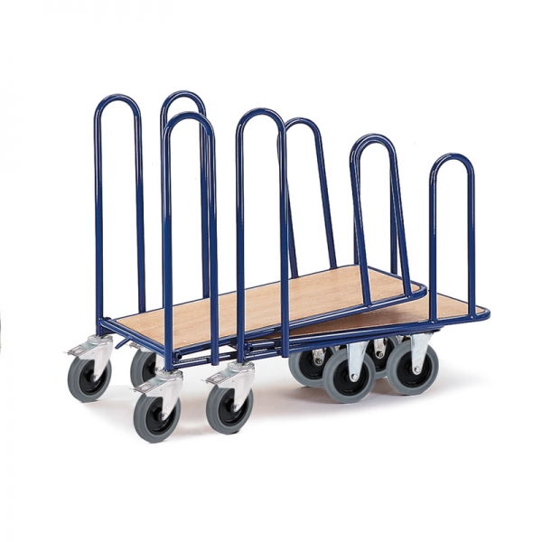 CC Wagen mit Bügel aufgestellt